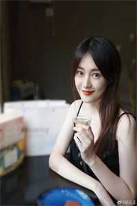 玄学大佬闪婚后，开局怒赚一个亿